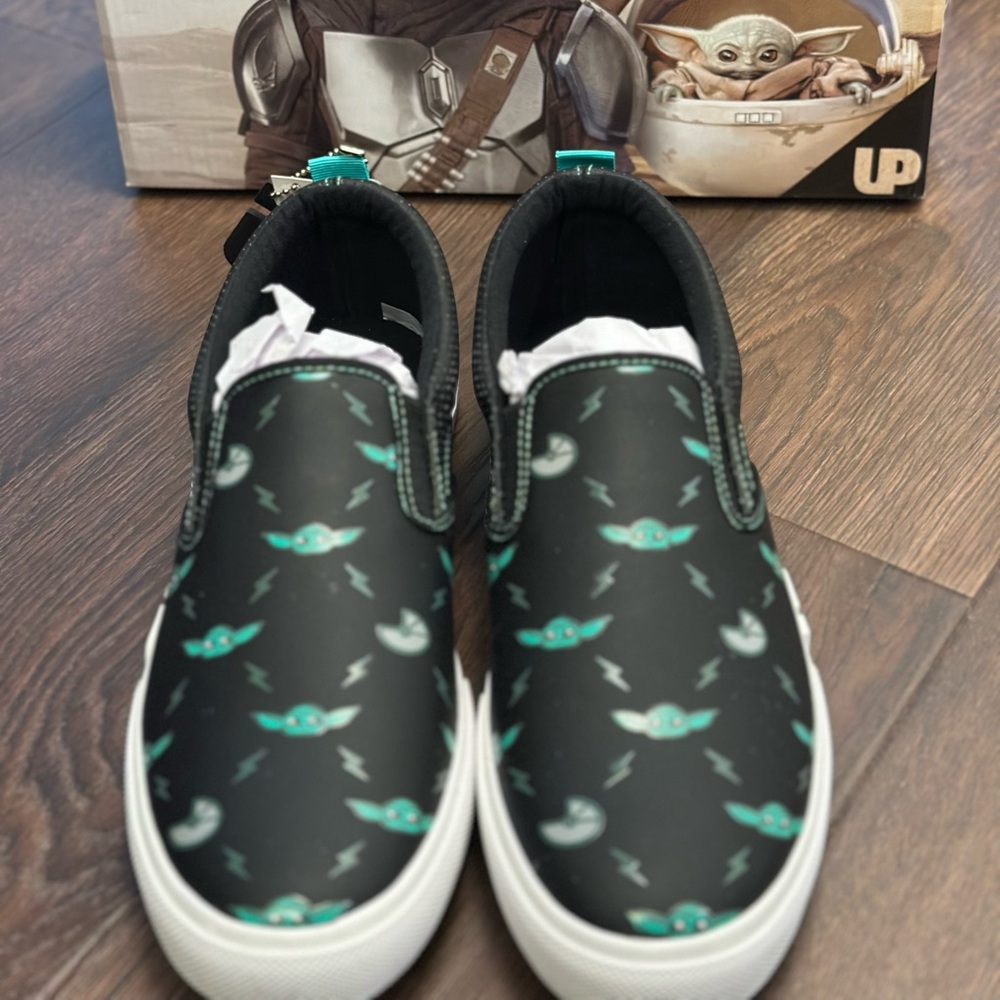Men’s Grogu Slip-On Shoes Size:10 - Picture 7 of 14
